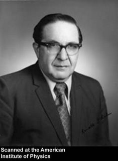  Ronald S. Rivlin (1915-2005)